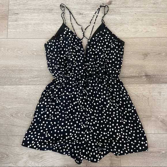 URBAN OUTFITTERS Kimchi Blue Polka Dot Strappy Summer Romper size Small - Picture 6 of 7